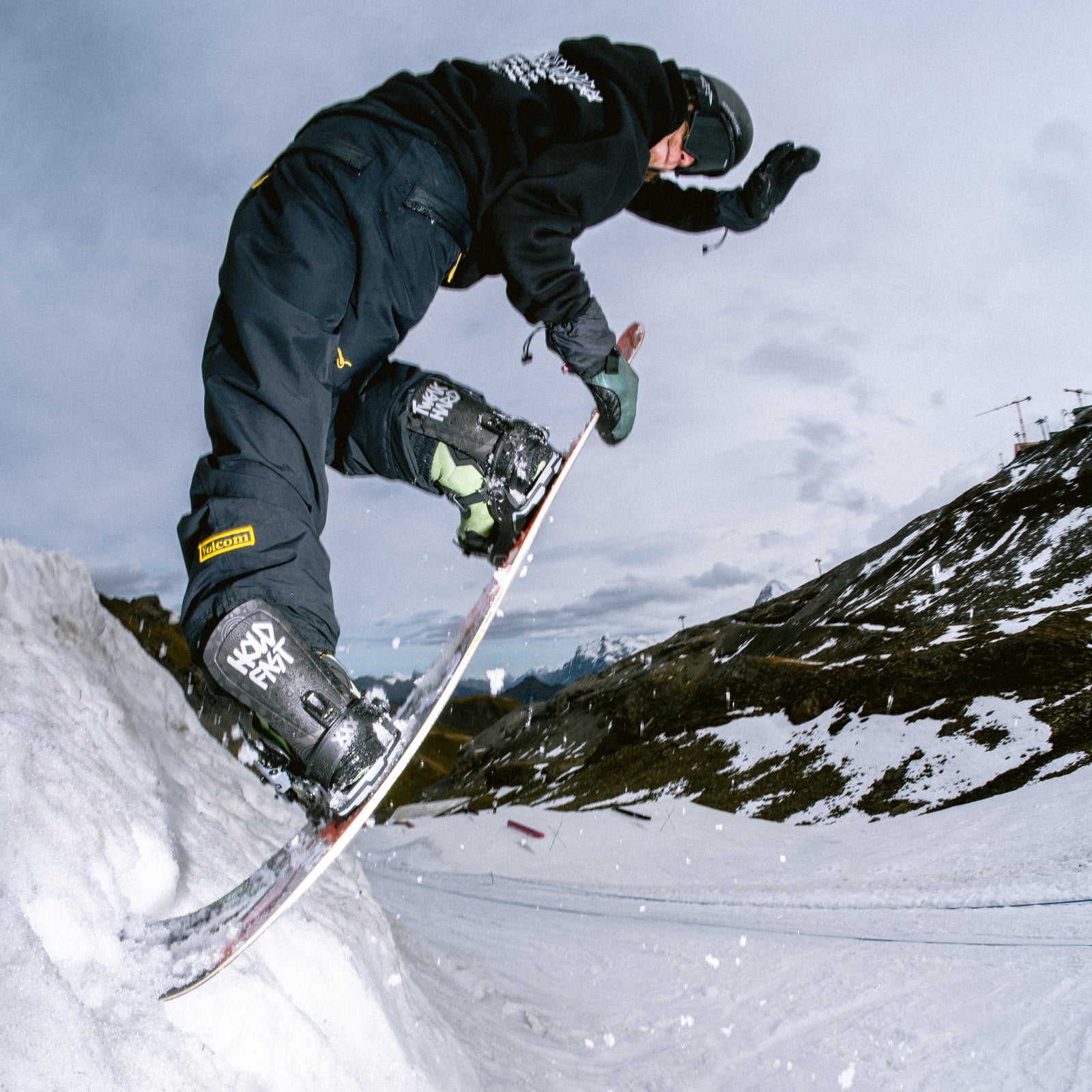 Method x Union Snowboard Bindings (30 Years) - Method Magazine